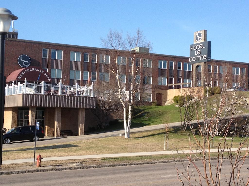 Travelodge By Wyndham Baie Comeau Exterior photo