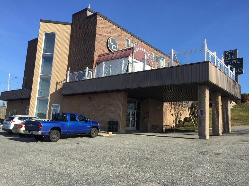 Travelodge By Wyndham Baie Comeau Exterior photo