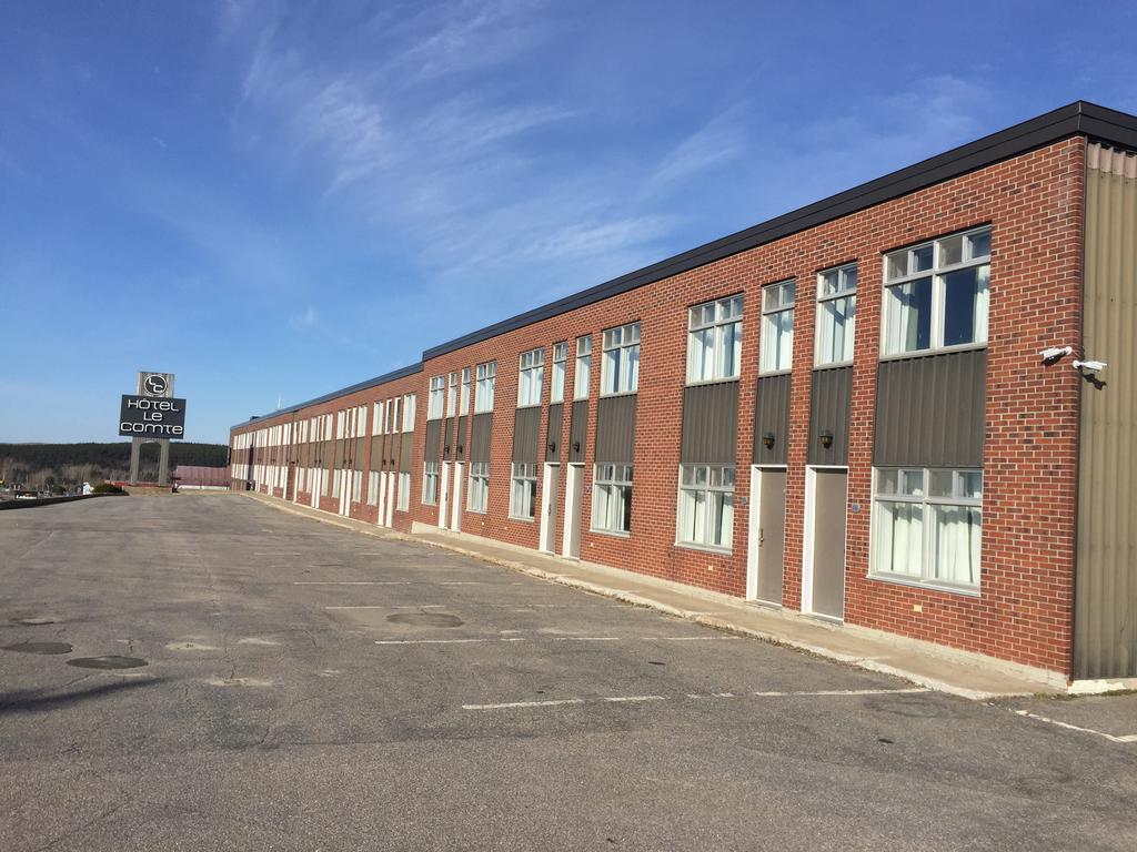 Travelodge By Wyndham Baie Comeau Exterior photo