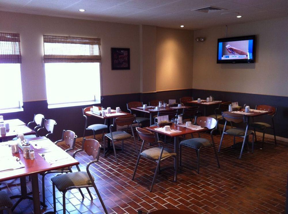Travelodge By Wyndham Baie Comeau Restaurant photo